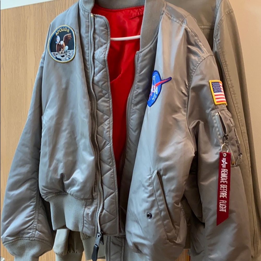 Bomber jacket